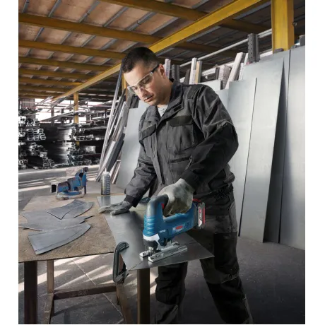 Аккумуляторная лобзиковая пила Bosch GST 185-LI (соло) 06015B3021-0