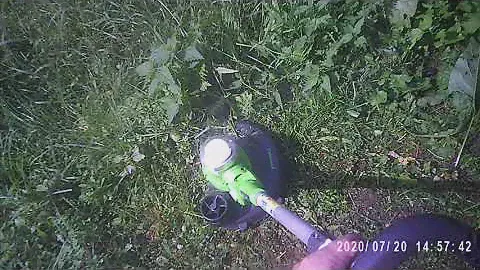 Триммер GREENWORKS GST5033M (21277) - лопухи даже шпарит.