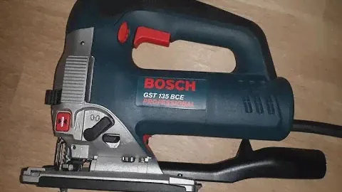 Обзор лобзика Bosch GST 135 BCE